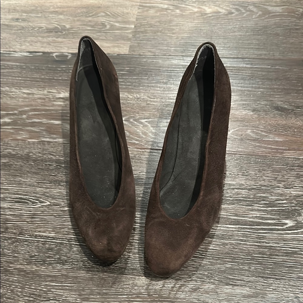 Stuart Weitzman Brown Heels Classic Design
